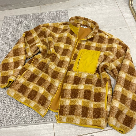 Uniqlo x J.W. Anderson Windproof Fleece Jacket featuring a signature check Large - Picture 4 of 11